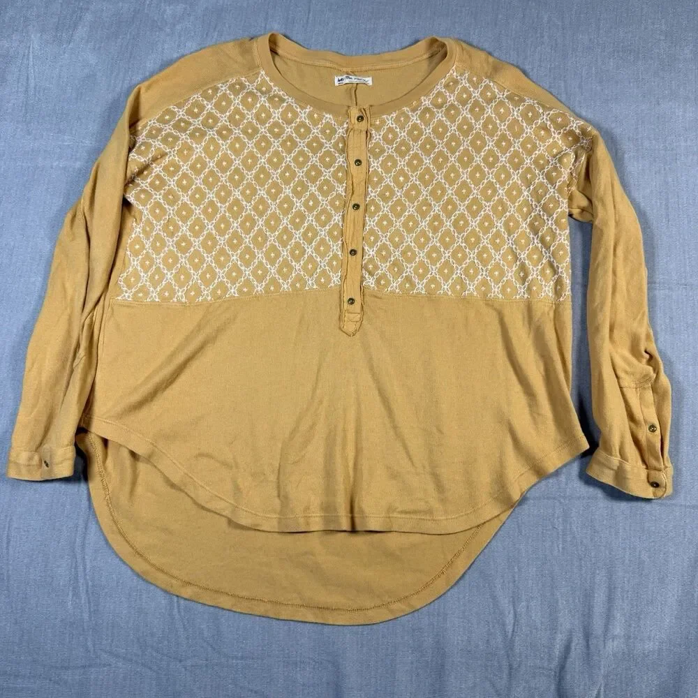 We the Free People Free Spirit Henley Long Sleeve High Low Tee Size Small EUC